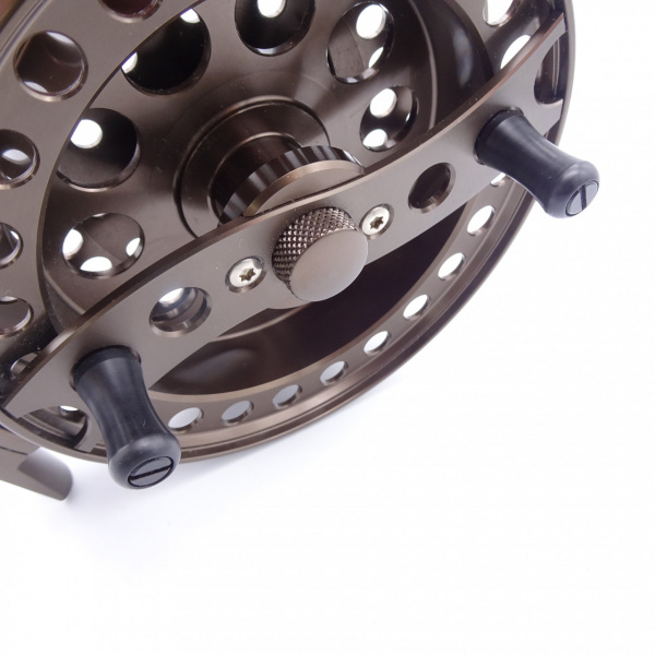 アヴェンタ VT1002